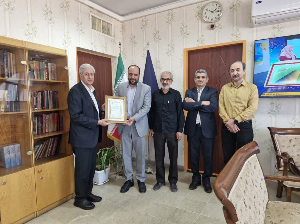 دیدار اعضاء هیئت مدیره انجمن خیریه تبسم با مدیر کل صدا و سیمای استان مرکزی جناب آقای مهندس نجمی