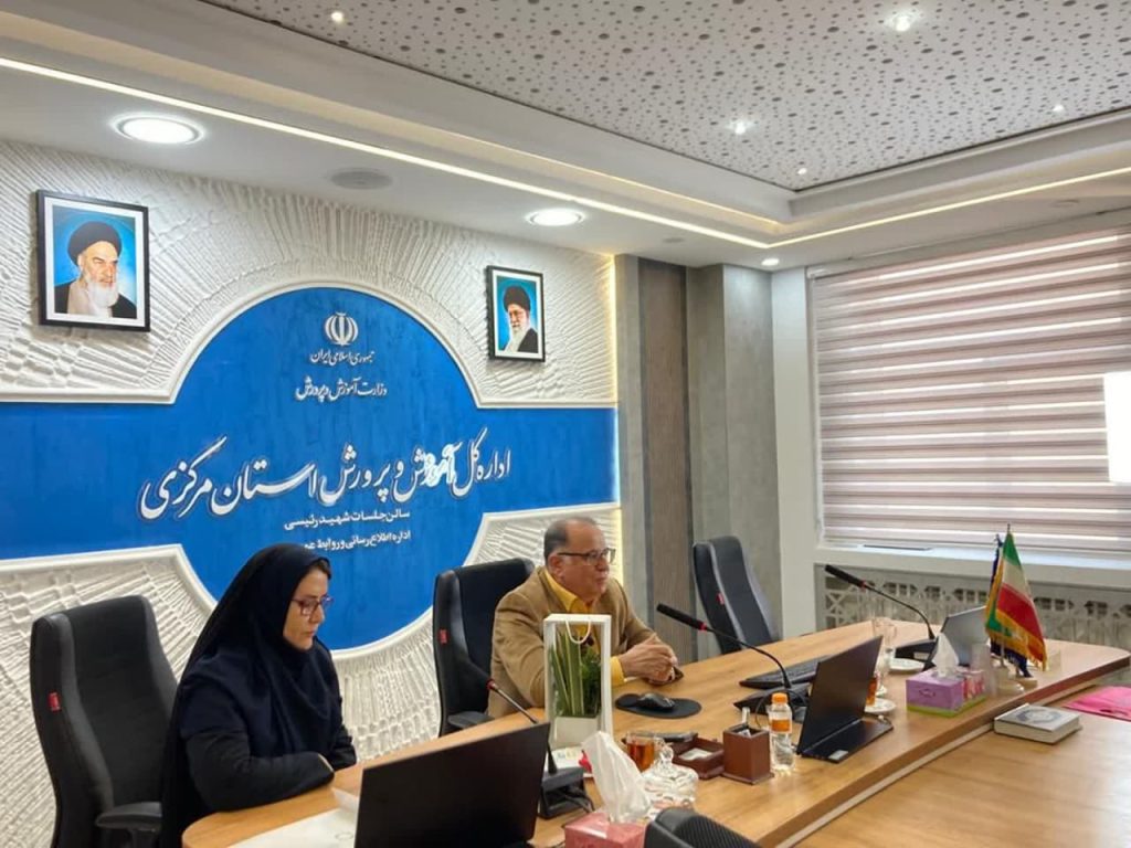 برگزاري هفتاد و ششمین دوره آموزشی آشنایی با سرطان وعوامل تاثیرگذارقابل اصلاح بر میزان بروزآن