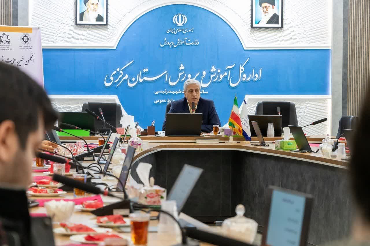 برگزاري هفتاد و هفتمین دوره آموزشی آشنایی با سرطان وعوامل تاثیرگذارقابل اصلاح بر میزان بروزآن