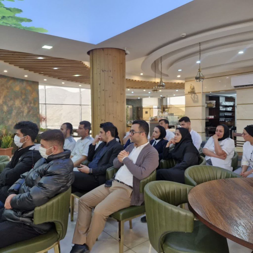 برگزاری دوره آموزشی پیشگیری و کنترل سرطان در تالار پذیرایی کوه نور وو رستوران برگ