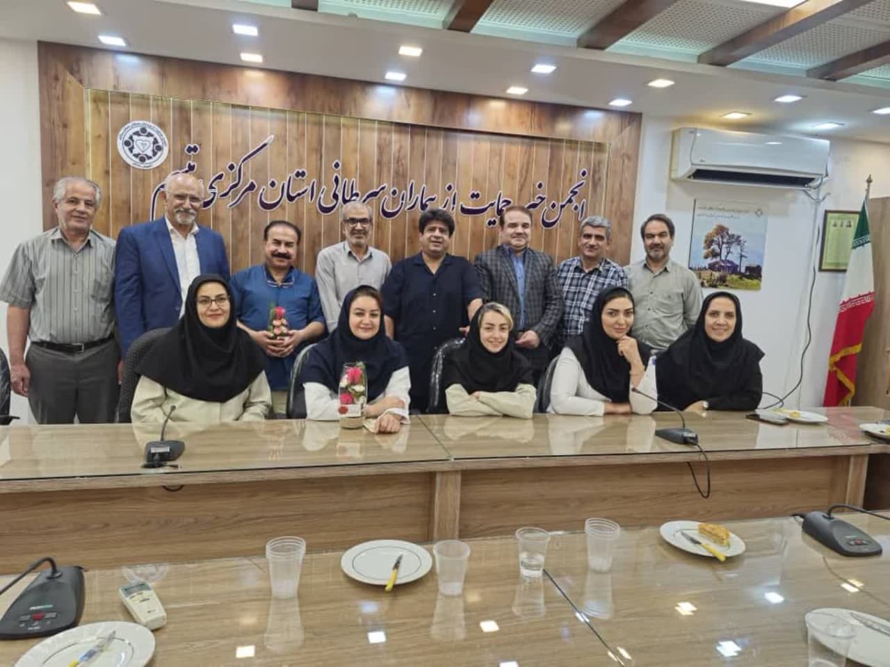 تقدیر از پزشکان همراه تبسم